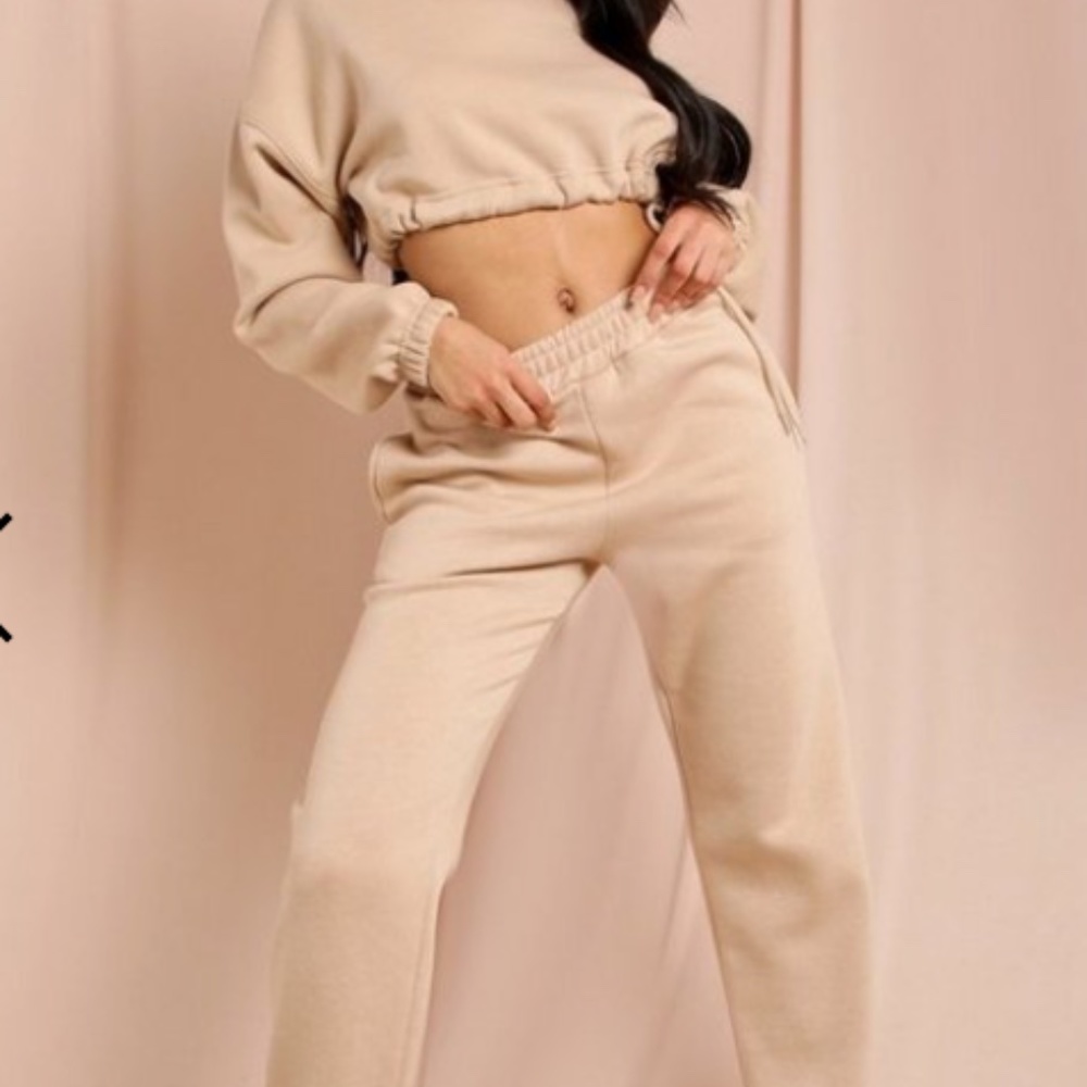 NWT Beige Oversized Fleece Jogger